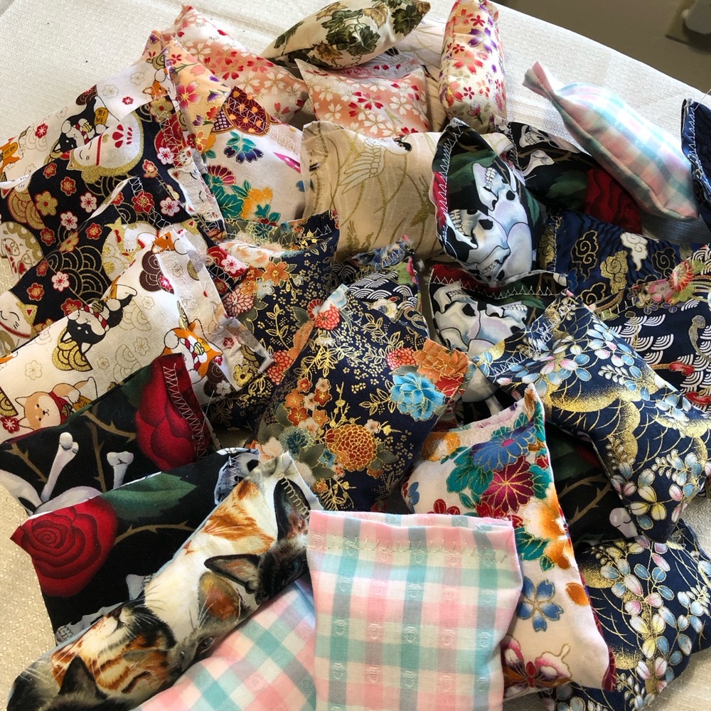 Cat nip pillows hand sewn w natural dehydrated cat nip (2in pack)